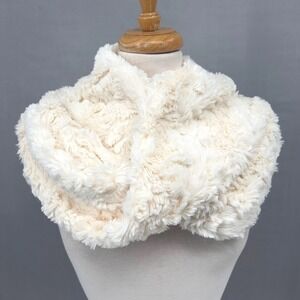 Infinity‎ Scarf Shaggy Faux Fur Cream Ivory Fairycore Princesscore Glam